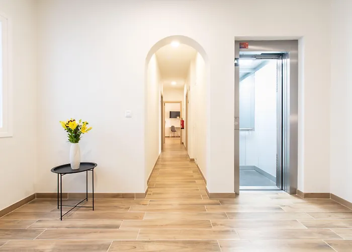 Suncanarias Adeje Plaza 호텔 *