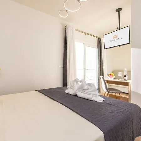 Suncanarias Adeje Plaza Hotel *