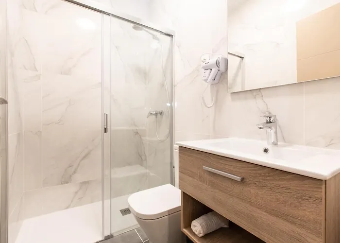 Suncanarias Adeje Plaza מלון אדחה