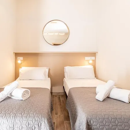 Hotel Suncanarias Adeje Plaza *